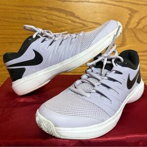 Nike Air Zoom Tennis Shoes Size 9